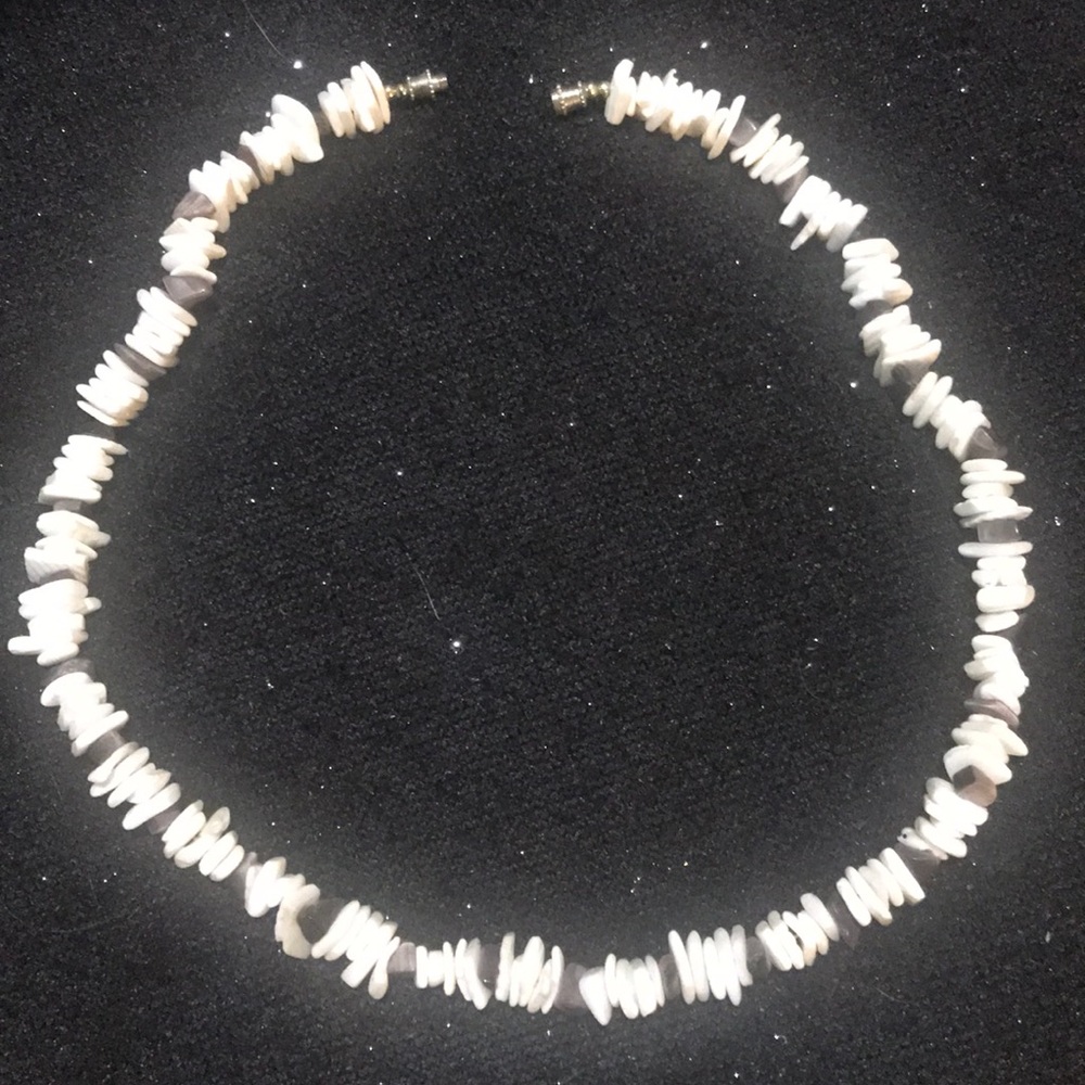 Shell Necklace - Picture 3 of 8